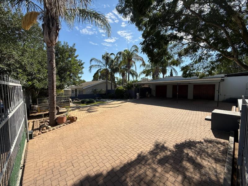 4 Bedroom Property for Sale in Myrtledene Western Cape